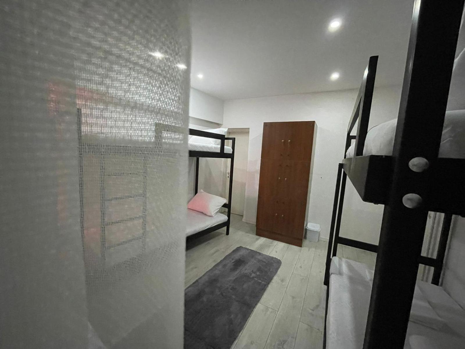 Shesh Hostel Pristina Exterior foto